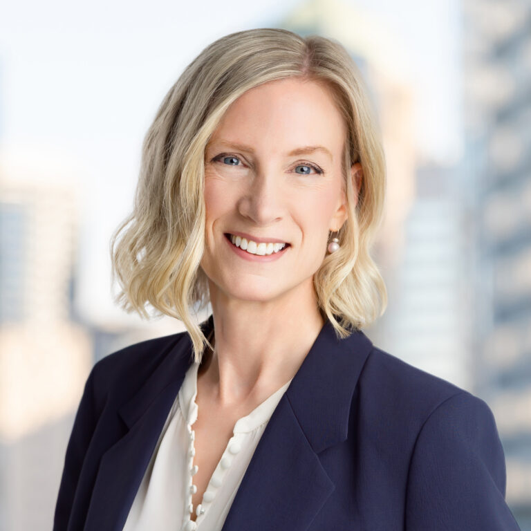 Heidi Bauders Headshot